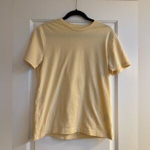 Banana Republic Men's Soft Yellow Short Sleeve Tee
